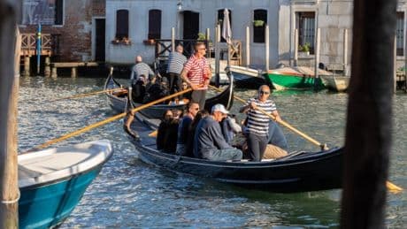Venetians are up in arms after tourists expose ‘secret’ €2 gondola rides