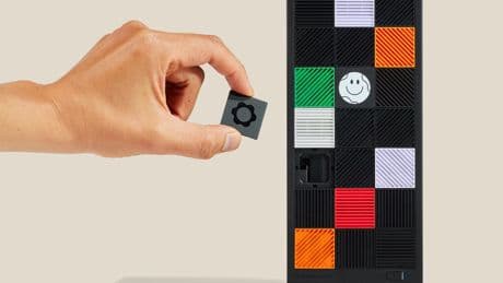 Lo malo del Framework Desktop es que tiene la memoria soldada. Lo bueno también