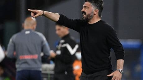 Gattuso e le due taniche da portare a Coverciano<br />
&nbsp;
