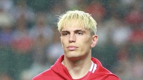 Manchester United winger Alejandro Garnacho reacts to Chelsea transfer link