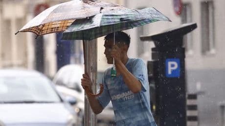 Reducen la alerta naranja por tormentas en Euskadi a aviso amarillo