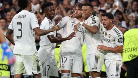 El Real Madrid salva el tiro en el pie de Carvajal con el polémico gol de penalti de Mbappé (2-1)