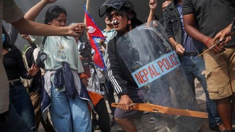 'Revolución Z' en Nepal: motín en las cárceles, una primera dama quemada viva y al menos 25 muertos en 48 horas de furia