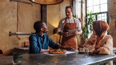 These 6 Behaviours Are Major Red Flags On A Dinner Date