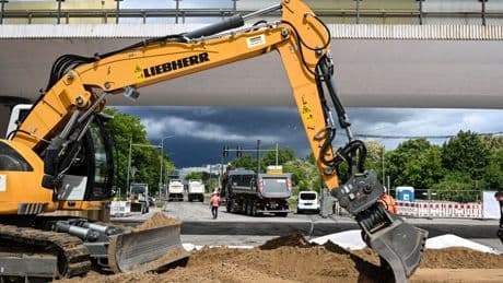 Marodes Bauwerk: Wuhlheide-Brücke: Trams können wohl ab morgen wieder fahren