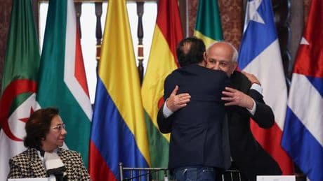 En Colombie, douze pays se mettent d’accord pour interdire toute fourniture d’armes à Israël