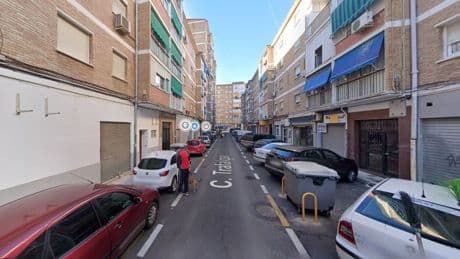 Muere una persona tras precipitarse desde una octava planta durante un incendio en Málaga