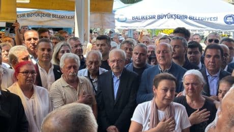 Kemal Kılıçdaroğlu'nun acı günü: Kardeşini son yolculuğuna uğurlandı