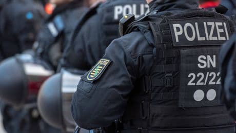 Polizei: „Oberkante Unterlippe, ungezählte Überstunden, kein freies Wochenende mehr“