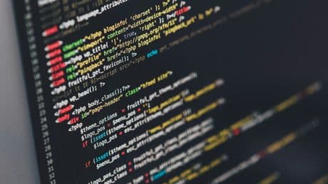 Los programadores ya no pueden vivir sin la IA. Pero saben que no se pueden fiar al 100% de ella