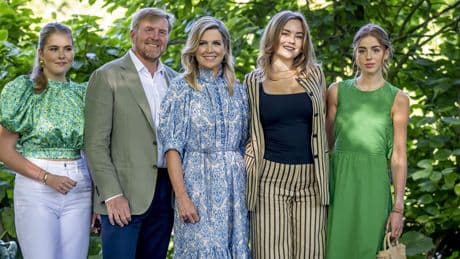 Praat mee: Moet de koninklijke familie de zomervakantie in eigen land doorbrengen?