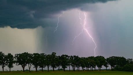 Unwetter in Mecklenburg-Vorpommern - Sieben Verletzte nach Blitzeinschlag