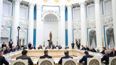 Kreml-Chef Putin droht in Russland verbliebenen westlichen Firmen