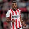 PSV moet Pléa maanden missen door knieblessure en haalt mogelijk nieuwe spits