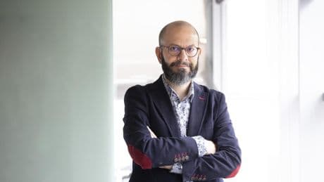 El Ayuntamiento aprueba conceder la medalla de Honor de Barcelona al periodista Óscar Muñoz