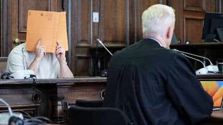 Schüsse auf Zivilfahnder an S-Bahnhof – sieben Jahre Haft für 22-Jährigen