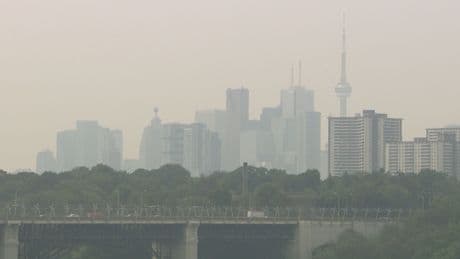 Toronto-area under heat wave, poor air quality warning from wildfire smoke