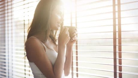 La mejor bebida con calcio para fortalecer tus huesos y dormir como un bebé