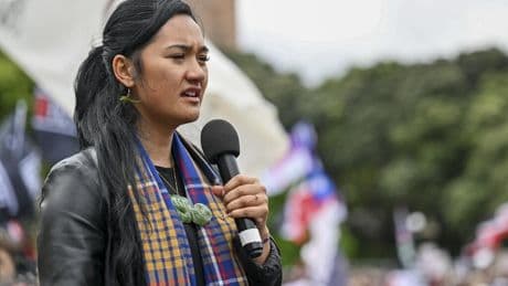 Nouvelle Zélande: des députés maoris menacés d’expulsion temporaire après un haka au Parlement