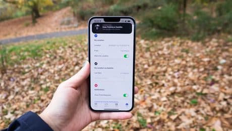 Apple is giving iPhone 14 and 15 users another free year of satellite features