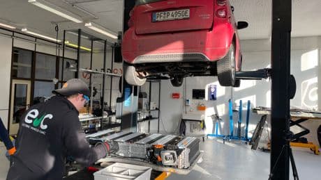 Akku beim E-Smart schwächelt enorm: Besitzer findet kostengünstige Lösung