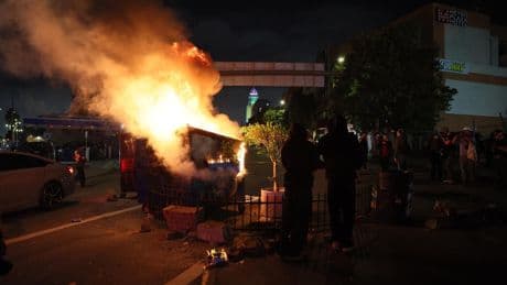 À Los Angeles, le déploiement de la garde nationale attise la colère de la rue