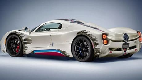 Pagani Utopia The Coyote, one-off ispirata alle corse. Ha un V12 6.0 biturbo da 864 cv e 1.100 Nm di coppia