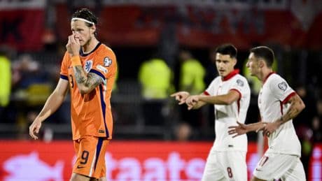 Nederlands elftal verprutst kansen en krijgt in slotfase deksel op de neus tegen Polen