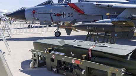 Merz erlaubt Einsatz deutscher Waffen auf russischem Territorium