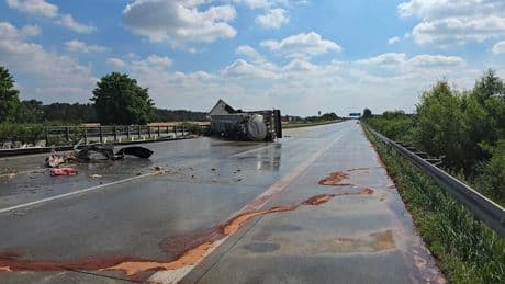 Unfall in Richtung Berlin - Tanklaster verliert Speiseöl – A2 voll gesperrt!