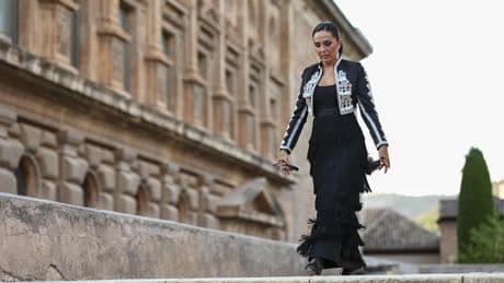 Bordados, flamenco y raíces: las activaciones culturales que convirtieron La Alhambra en una pasarela artística viva