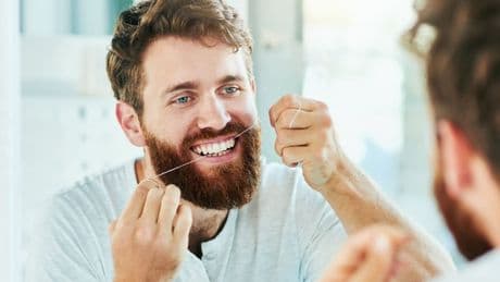 Forscher testen neue Methode - Werden wir bald mit Zahnseide geimpft?