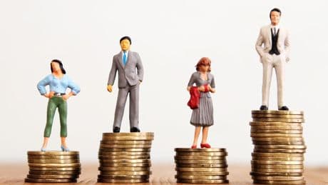 Ue, la parità nel mondo del lavoro è lontana:  divario occupazionale del 10% tra uomini e donne