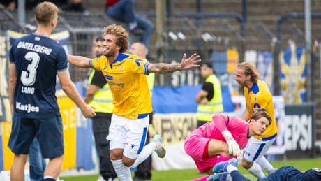 Traumstart für Jena - Fünf Neue, vier Tore, drei Punkte