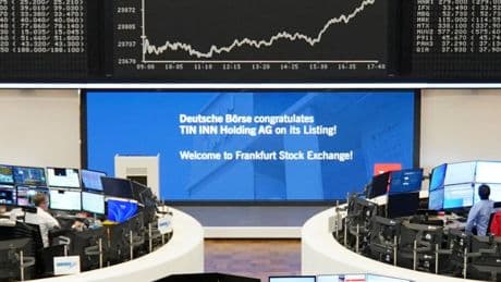 Börse: Dax übersteigt erstmals die Marke von 24 000 Punkten