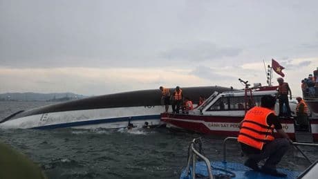 Al menos 29 muertos en un accidente de un barco turístico en Vietnam