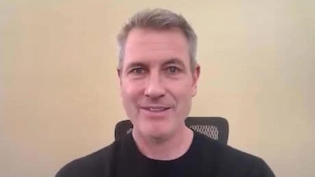 Andy Byron, el CEO infiel, presenta su dimisión tras la polémica viral de la 'kiss cam': la empresa condena su "conducta"