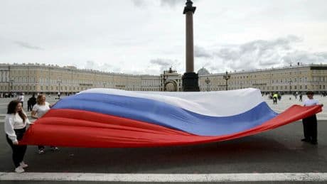 Russia, buco nel bilancio dello Stato di 50 miliardi di euro e inflazione alle stelle. ?«La gente non ha più il becco d'un quattrino»?