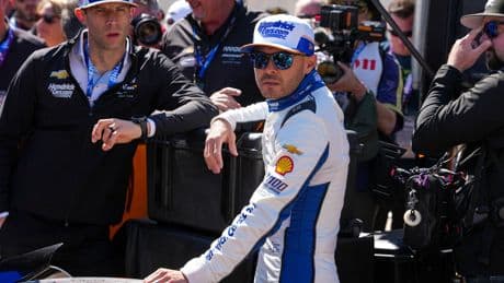 Ryan Hunter-Reay leads chaotic Indianapolis 500 after bizarre incidents