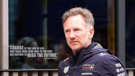 Bom barst bij Red Bull: teambaas Christian Horner na ruim twintig jaar weggestuurd
