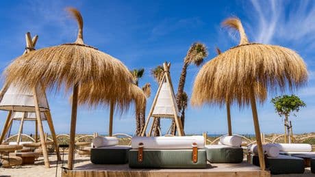 Los mejores beach clubs y hoteles que ofrecen day pass para vivir experiencias de lujo