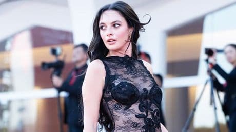 Venedik Film Festivali'nde Melis Sezen şıklığıyla göz kamaştırdı