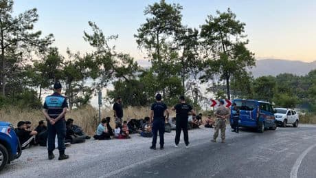 Marmaris'te 22 kaçak göçmen yakalandı