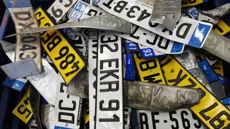 Qu'est-ce que l'arnaque à la plaque d'immatriculation ou "doublette", qui cible les automobilistes?