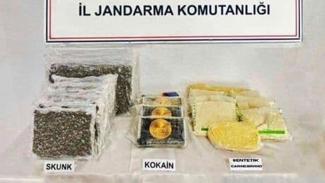 4 ilde zehir tacirlerine darbe: 100 milyonluk uyuşturucu yakalandı