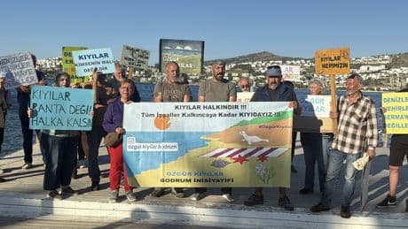 Bodrum’da kaçak iskeleler protesto edildi