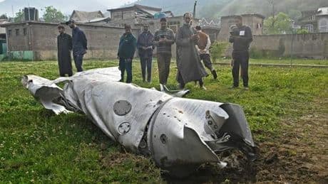 En direct, Inde-Pakistan : après les bombardements indiens, l’armée pakistanaise dit avoir abattu cinq avions, dont trois Rafale