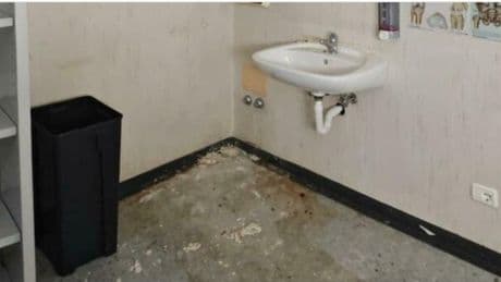 «Topi nei reparti dell'ospedale, infiltrazioni d'acqua e letti nuovi ma mai usati: ecco come è ridotto il San Luca»