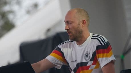 Im Bezirk Lichtenberg - Berliner Stadion wird nach Techno-Legende benannt