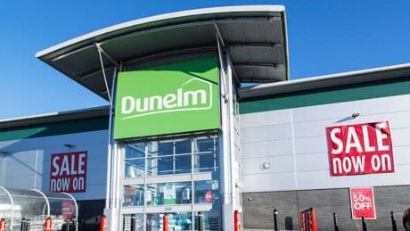 Major retailer to roll out self-checkouts to 100 more stores and it’ll divide shoppers